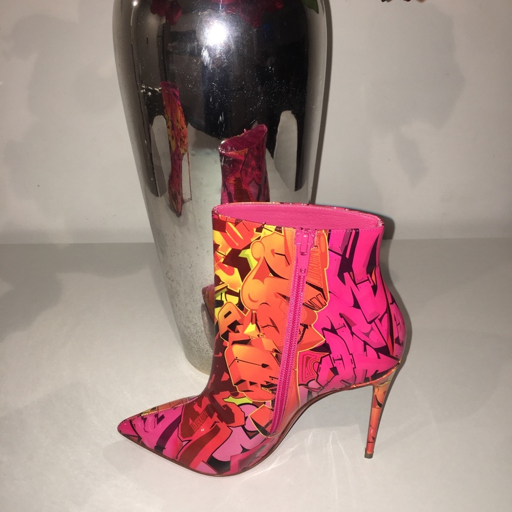 Christian Louboutin So Kate Patent Metrograf Boots - Picture 5 of 8